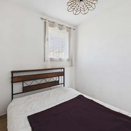 Apartment Fonctionnel Avec Terrasse Ensoleillee - Fr-1-326-879 *